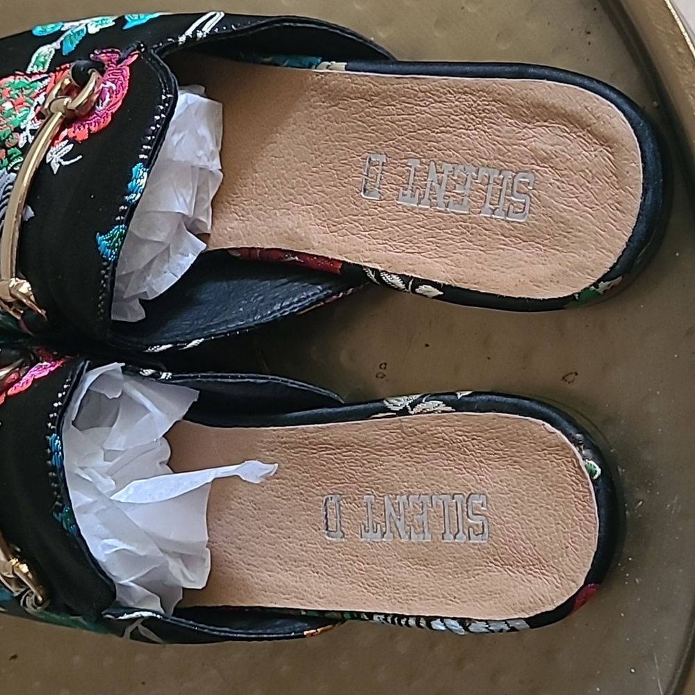 Silent D Silk Embroidery "Gracelee" Flat Mules Sz 38 /US 7/7.5 - Picture 3 of 6